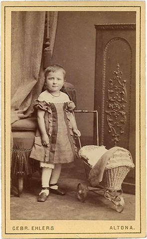 110105 - CDV - Altona - Ehlers - Puppenwagen - recte - klein