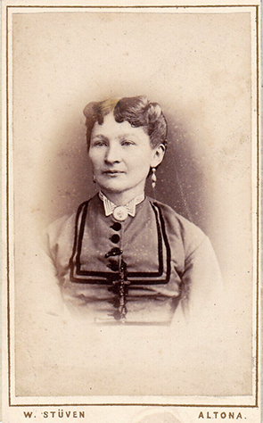 110119 - CDV - Altona Stueven Frau - recte - klein
