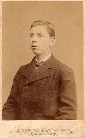 CDV Alona Engeller - Herrenportrait - recte
