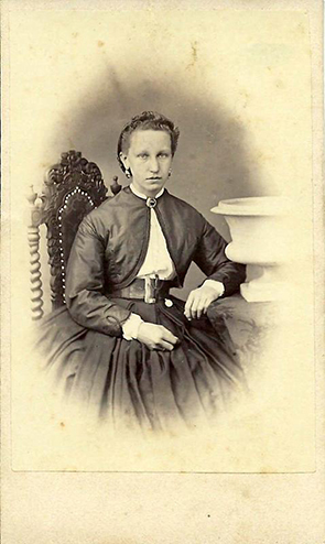 Vignetten-CDV Hellberg - Frauenportrait - recte