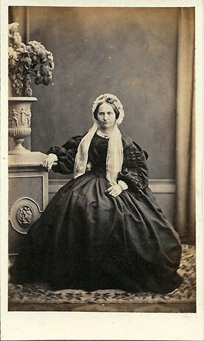 CDV Baasch JF - Frauenganzbildnis 2 - recte