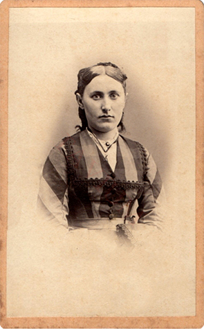 111301 CDV Eckernfrde Baasch Frauenvignettenportrait recte klein