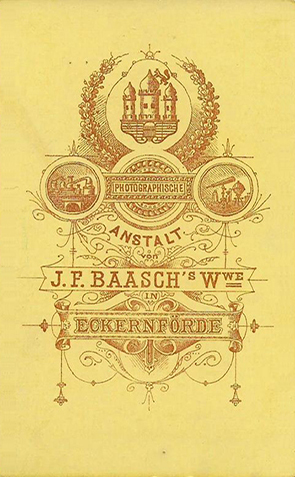 Eckernfrde - Basch Wwe. - Dame, sitzend verso