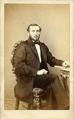 120110 - CDV - Kopenhagen - Ohm Sitzender Mann recte - klein