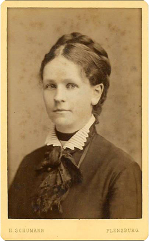 Flensburg - Schumann - Frauenbrustbild - recte