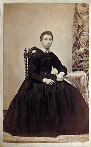 CDV Glckstadt Flemming Dame, sitzend recte