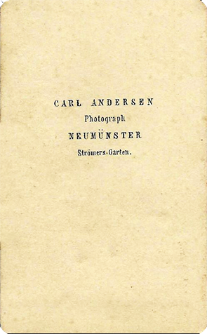 CDV Neumnster Andersen Frauenganzbild verso
