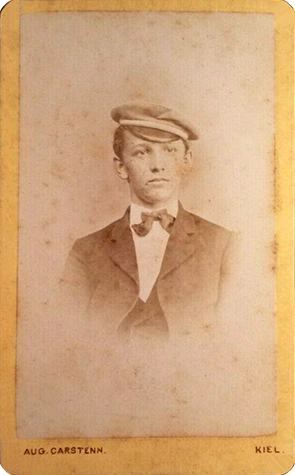 CDV Kiel Carstenn - Herrenportrait - recte