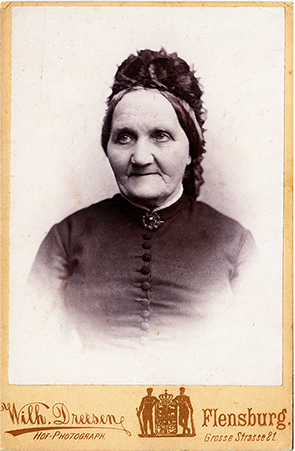 Dreesen - Kabinettfotografie - Frauenbrustbild