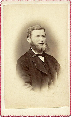 Kiel Jessen Herrenportrait nach rechts recte