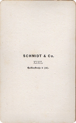 130325 - Kiel - CDV - Schmidt & Co. Junge mit Hund verso