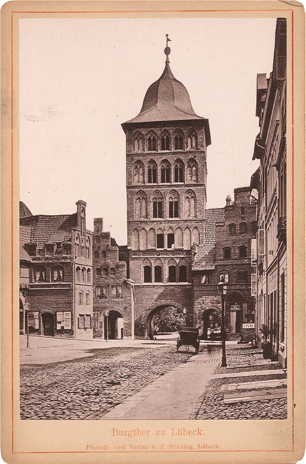 Lbeck Nhring Kabinettfoto Blick aufs Burgtor
