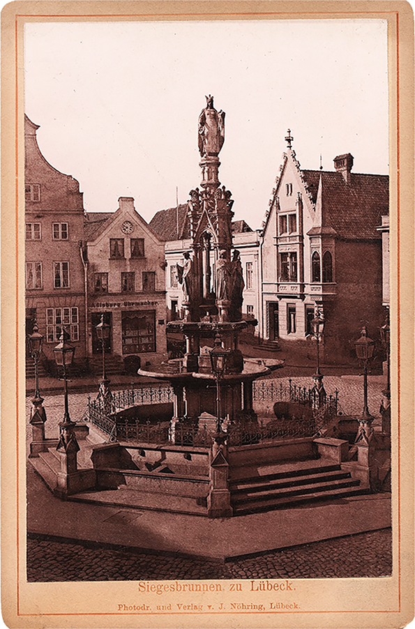 Lbeck - Nhring - Der Siegesbrunnen am Klingenberg