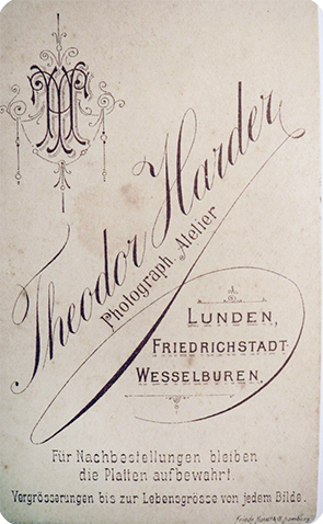 CDV Lunden - Harder - Dame am Stuhl verso