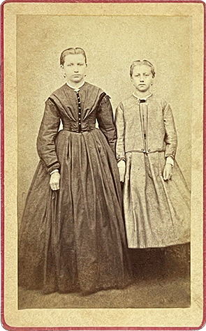 131003 - CDV - Meldorf  - Mehlert, Hinrich - zwei Frauen - recte - klein