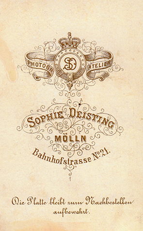 CDV Mlln Deisting Jungenganzbildnis verso