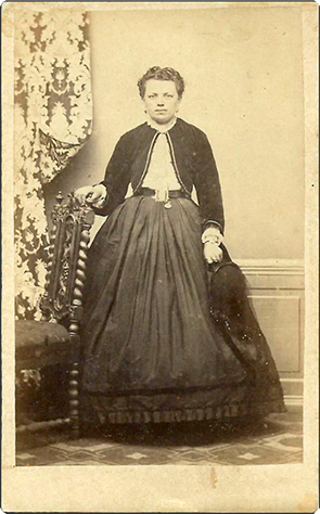 CDV Neumnster Japp Frauenganzbildnis recte