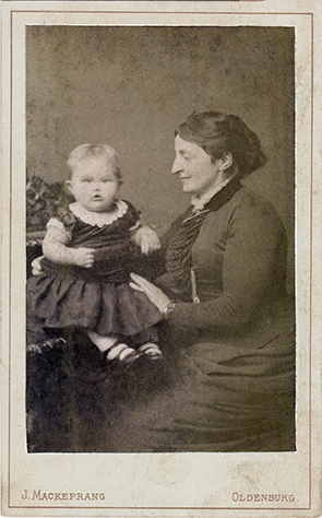 131701 - CDV - Oldenburg - Mackeprang - Frau mit Kleinkind - klein
