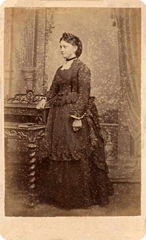 CDV Oldesloe Quellmalz Damenganzbildnis recte
