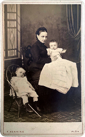 CDV Pln Henning - Frau mit 2 Kindern recte