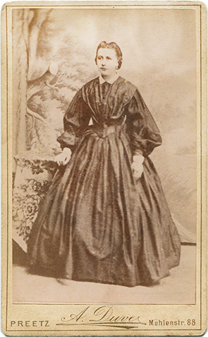 CDV Preetz Duve Damenganzbildnis - recte
