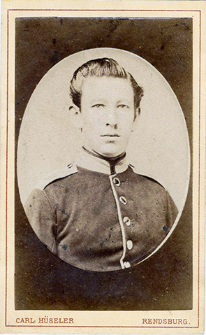 CDV Rendsburg Hueseler - Soldat - Brustbild recte