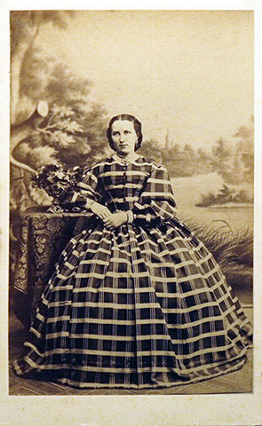 CDV Rendsburg Kanberg, Eduard - Damenganzbildnis recte