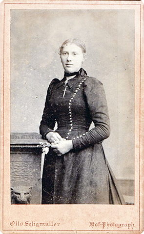 CDV Schleswig - Seligmueller - Dame - stehend recte