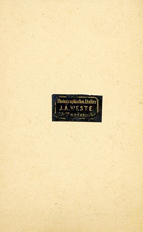 CDV Tondern Weste - Dame sitzend - verso