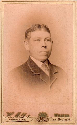 141901 - CDV - Wilster  - Mehlert - Junger Mann Vignette recte