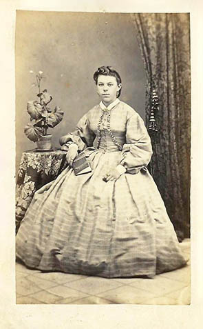 CDV Wilster - Mohr - Dame in Wei - recte