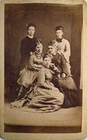 141902 - CDV - Wilster - Mohr - Damengruppenbildnis - recte